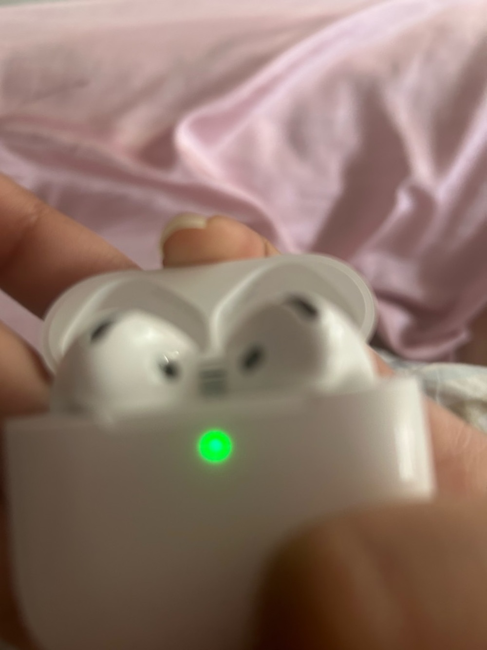 Apple AirPod 4’s brand new - Picture 4 of 6